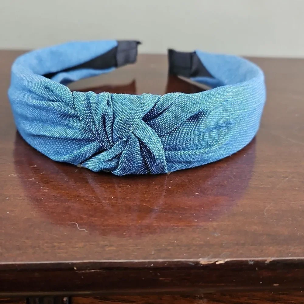 NWOT Bue Patterned Headband Set